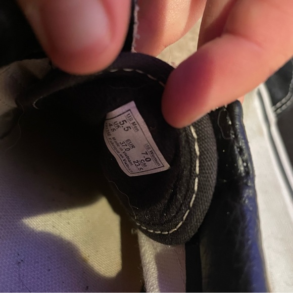 women’s black low top vans - Picture 6 of 7